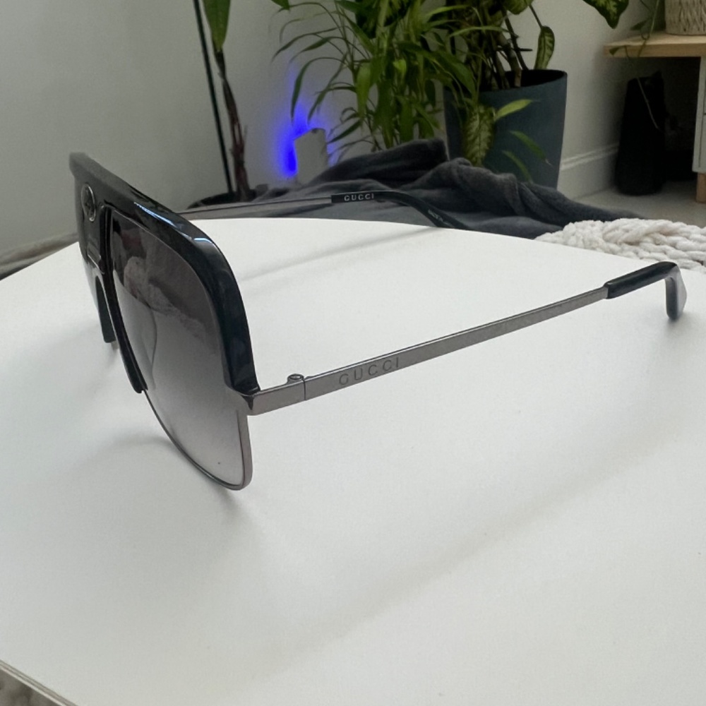 Gucci sunglasses - Picture 2 of 4
